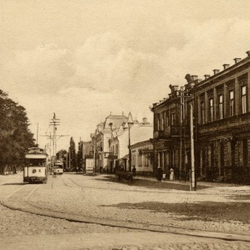 Какой советский город был центром одновременно двух автономных областей?