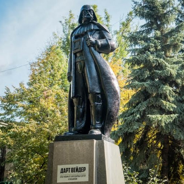В кого превратили памятник Ленину в Одессе, чтобы не демонтировать его?