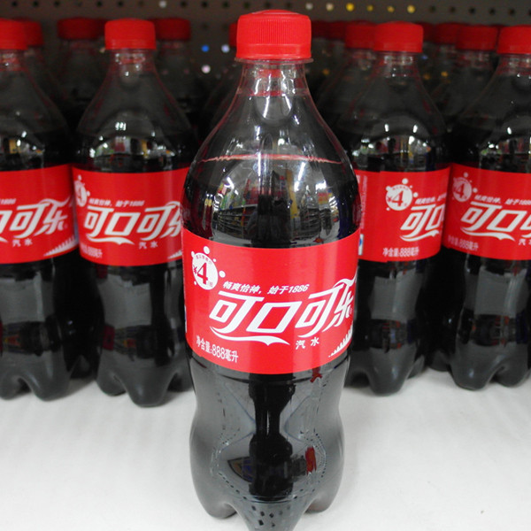 Почему в Китае название Coca-Cola перевели как «Кусай воскового головастика»?