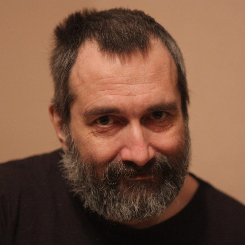 Кто написал роман из одного пробела, номинированный на литературном конкурсе?