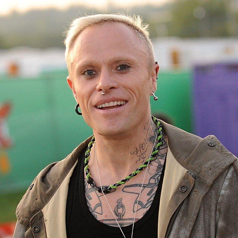 Какая шутка в пабе солиста «The Prodigy» каралась штрафом?